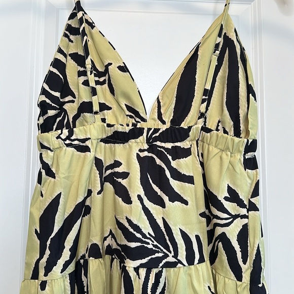 New‎ leaf print v neck maxi tier dress in green/black size Xsmall - Picture 6 of 7